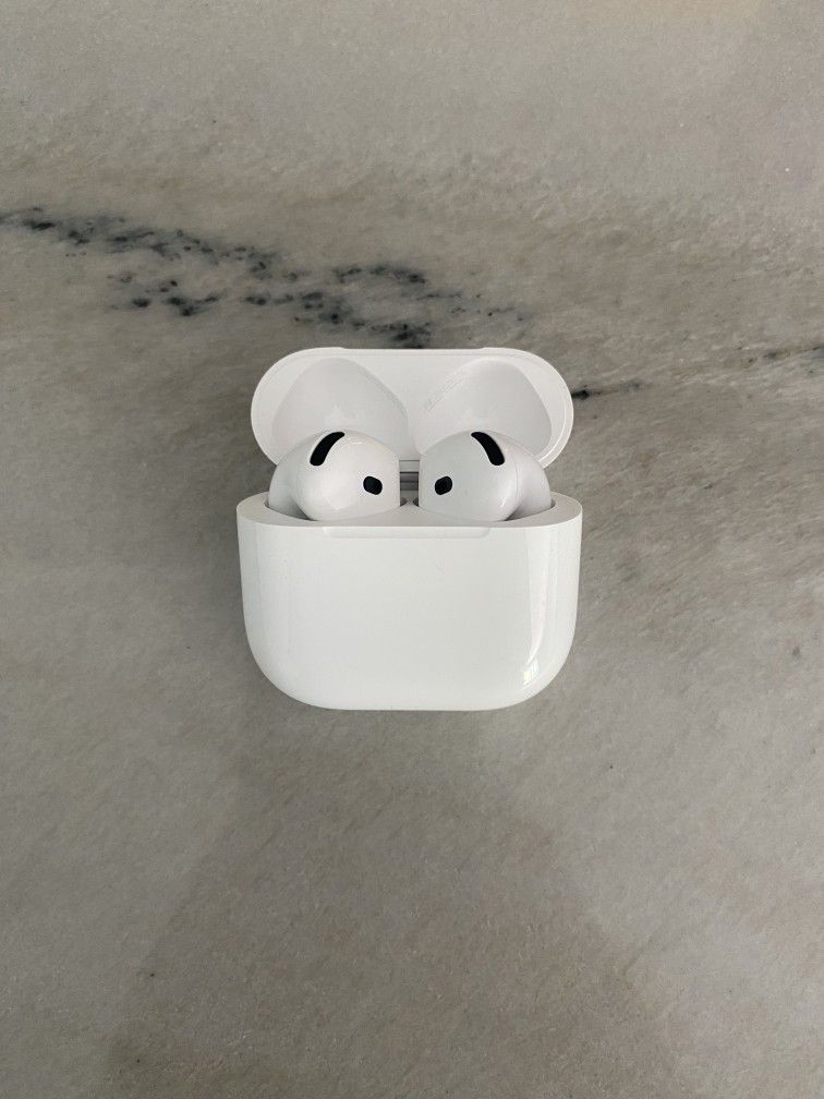 AirPods 4 – Like New
Selling my AirPods 4 in excellent condition, barely used and fully working.