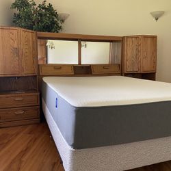 Oak Headboard, Nightstands & dresser 