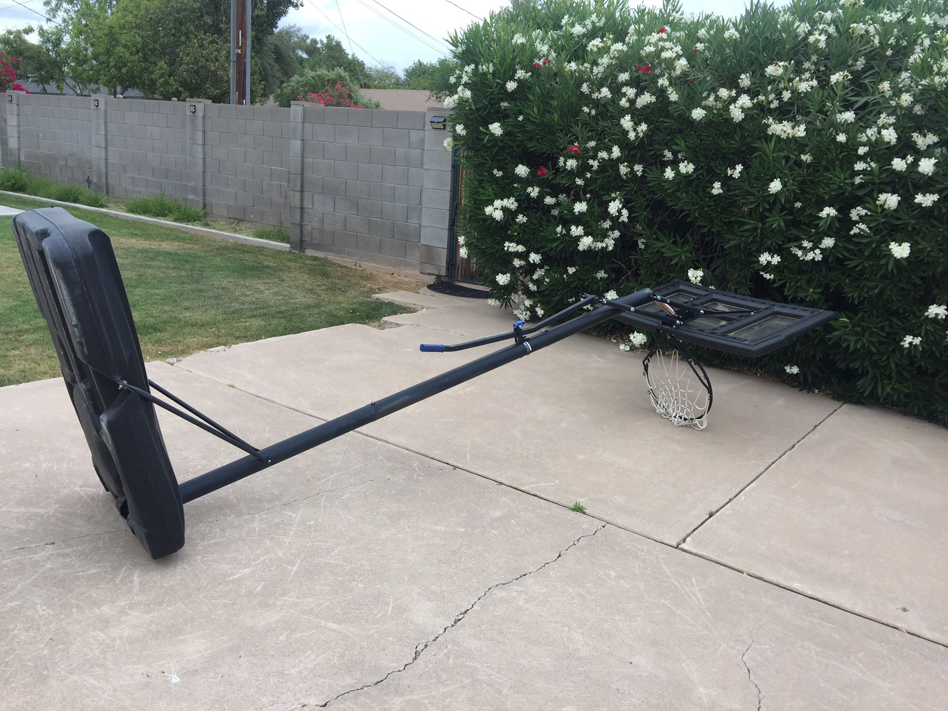 Portable basketball hoop. In great condition. Firm price $50.00. It will need to be picked up. We are in the central Phoenix area.