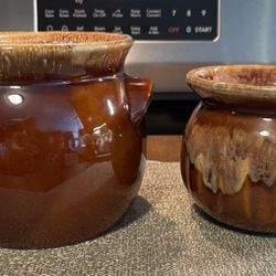 2 Clay Pots