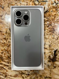 iPhone 15 Pro 128gb Unlocked with SIM TRAY