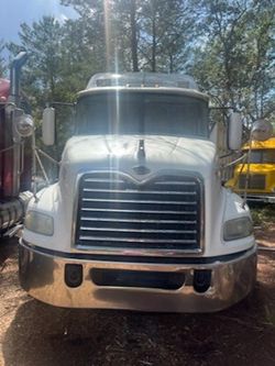 2006 Mack Truck With Sleeper.