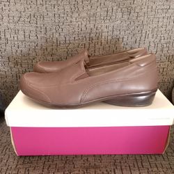 Naturalizer Channing brown slip on shoes size 8.5 like new 