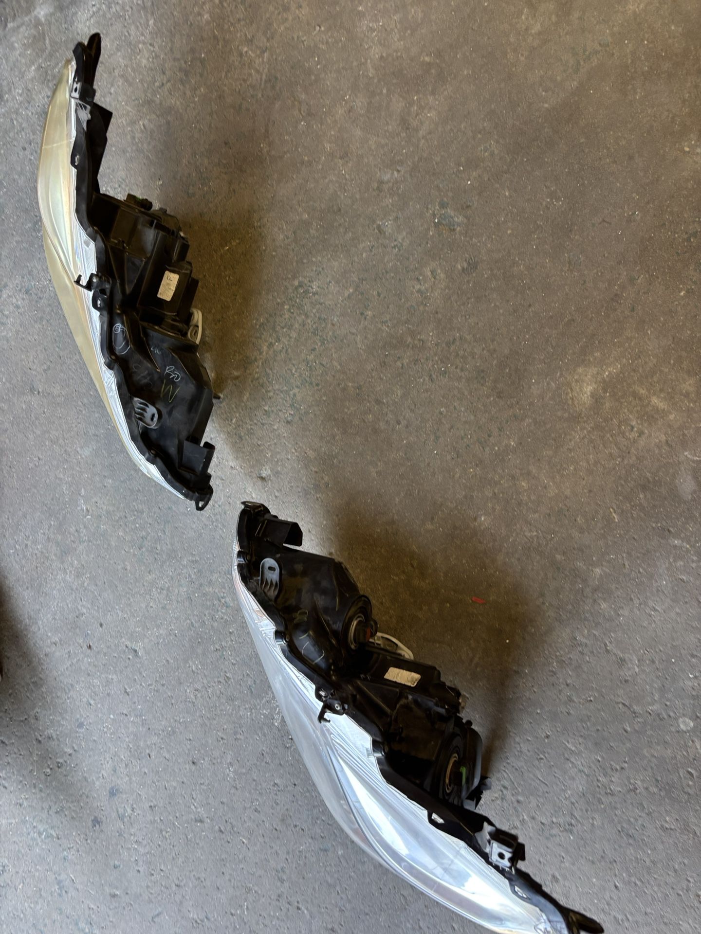 altima head light pair