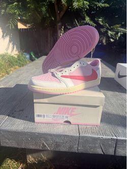 Jordan 1 retro x Travis Scott tropical pink size 11.5