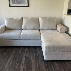 Sofa w/ Reversible Chaise - MUST SELL FAST