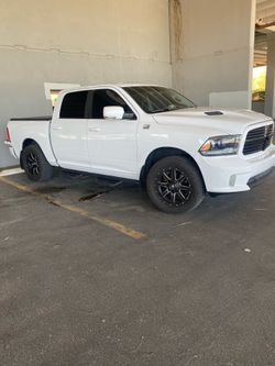 2015 Ram 1500 sport With Moon roof