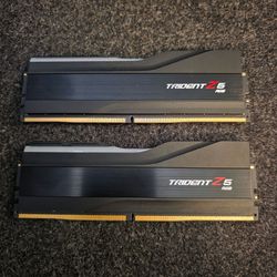 64 GB DDR5 G. SKILL RGB RAM