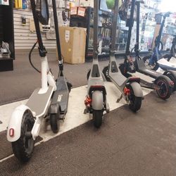 Electric Scooters Max Speed 15Mph Perfect For Daily Commute 