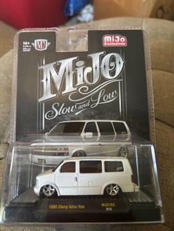 M2 Machines MiJo Exclusives 1995 Chevy Astro Van