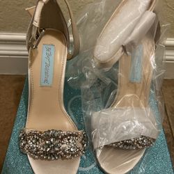 Betsey Johnson Champagne Gina Heels Size 5 Women’s 
