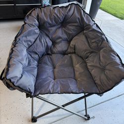 Folding lounge chair