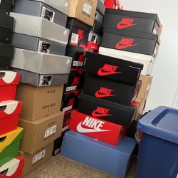 New DS Shoes Yeezys Jordan’s Lots Of Shoes And Sizes Shoot Me Offers 