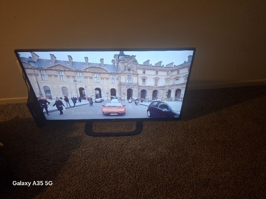 55 Inch roku Smart TV And Microwave