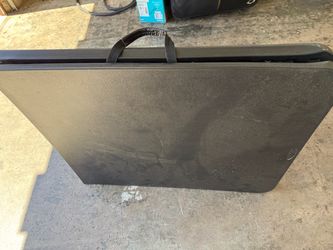 Foldable table
