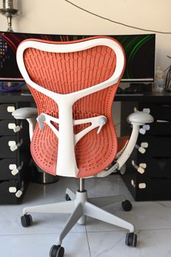 Herman Miller Mirra 2 Office / Desk Chair