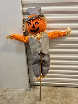 Adorable Fall Pumpkin Scarecrow
