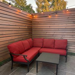 New inbox high quality patio set with cushions (we finance and deliver)