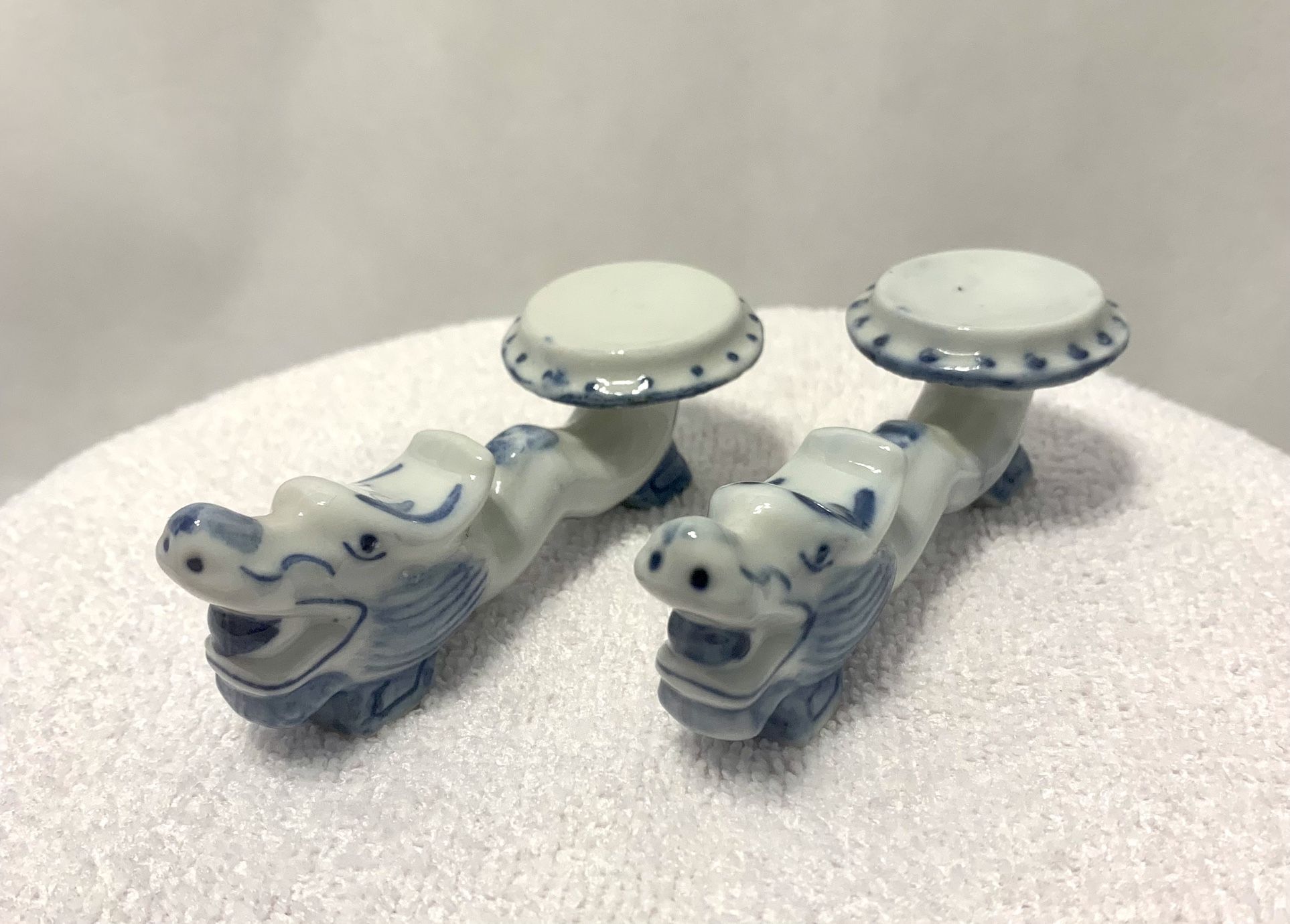 Chopstick and spoon rest Dragon Delft pair