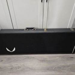 Dean Deluxe Hard Case for Edge Series Bass Guitar