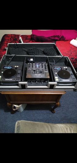 Pair Denon DN-S1000 Professional DJ Tabletop CD MP3 Player Pressure Scratch Turntable . Pre-owned..and fully functional. 