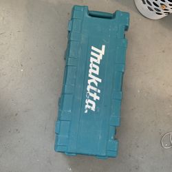 Makitta Chipping Hammer With Additionals