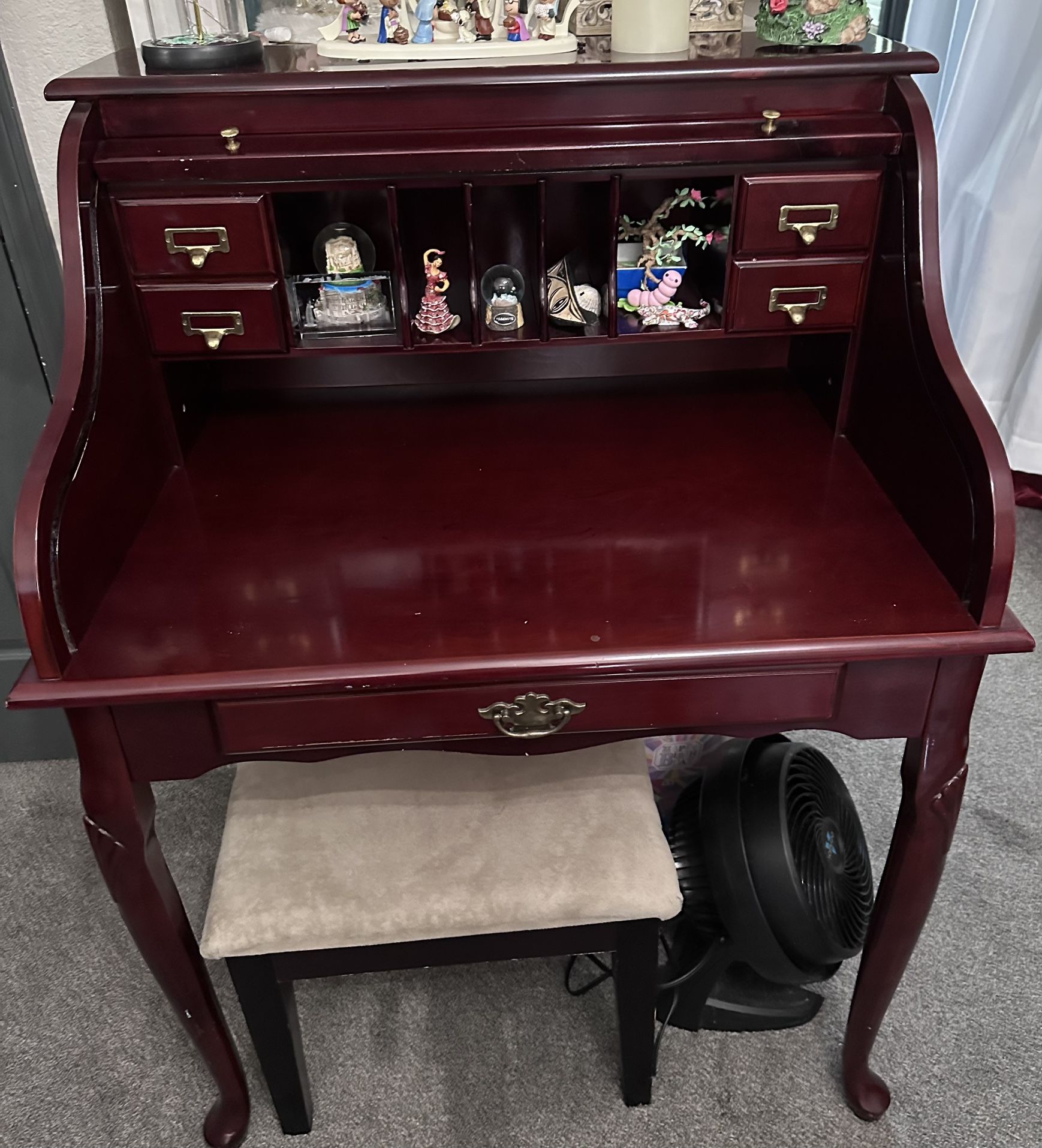 Wooden Desk With Hutch In Cherry Finish (Solid)