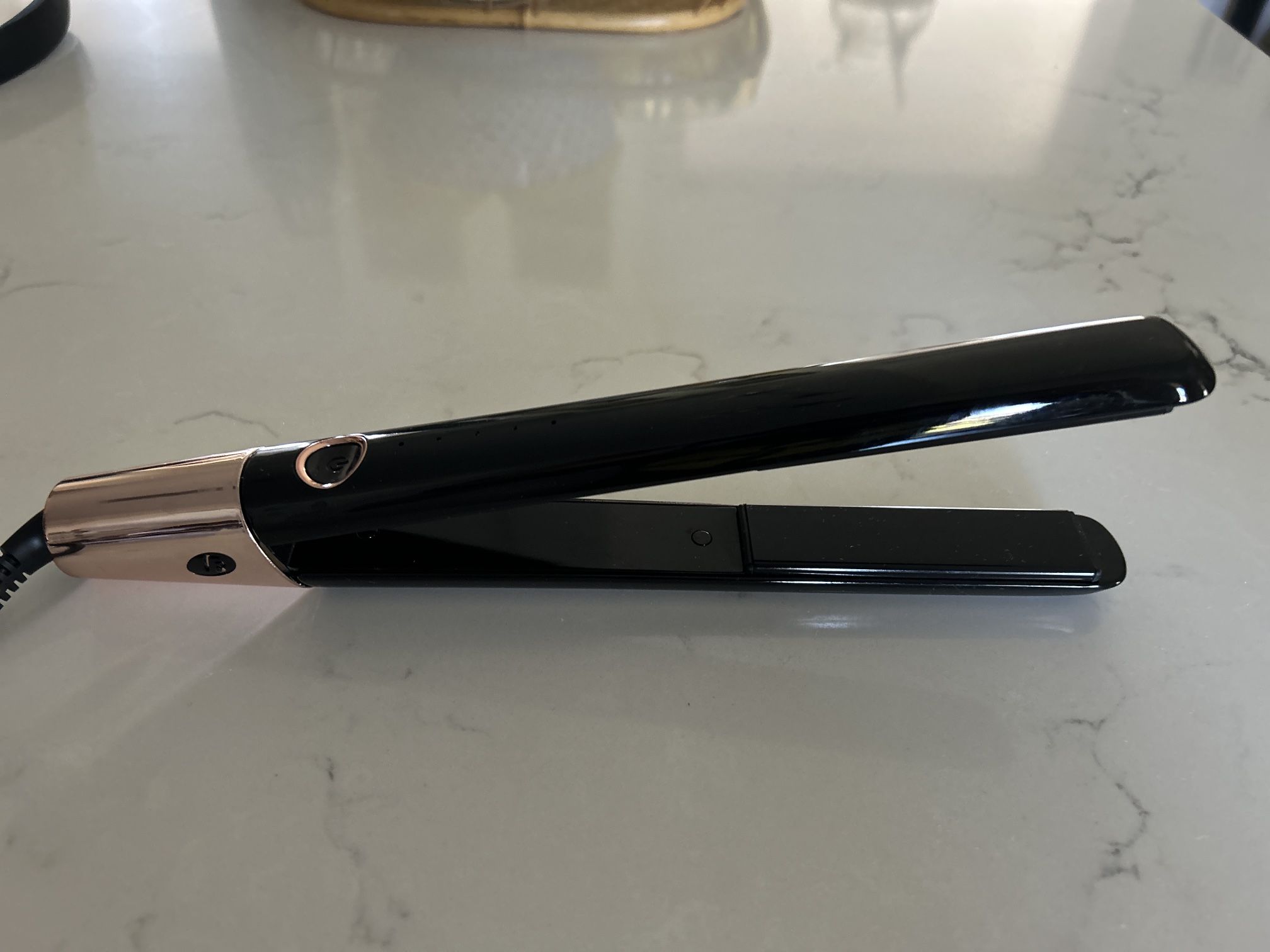 T3 SinglePass Luxe 1 Ionic Straightening Styling Flat Iron