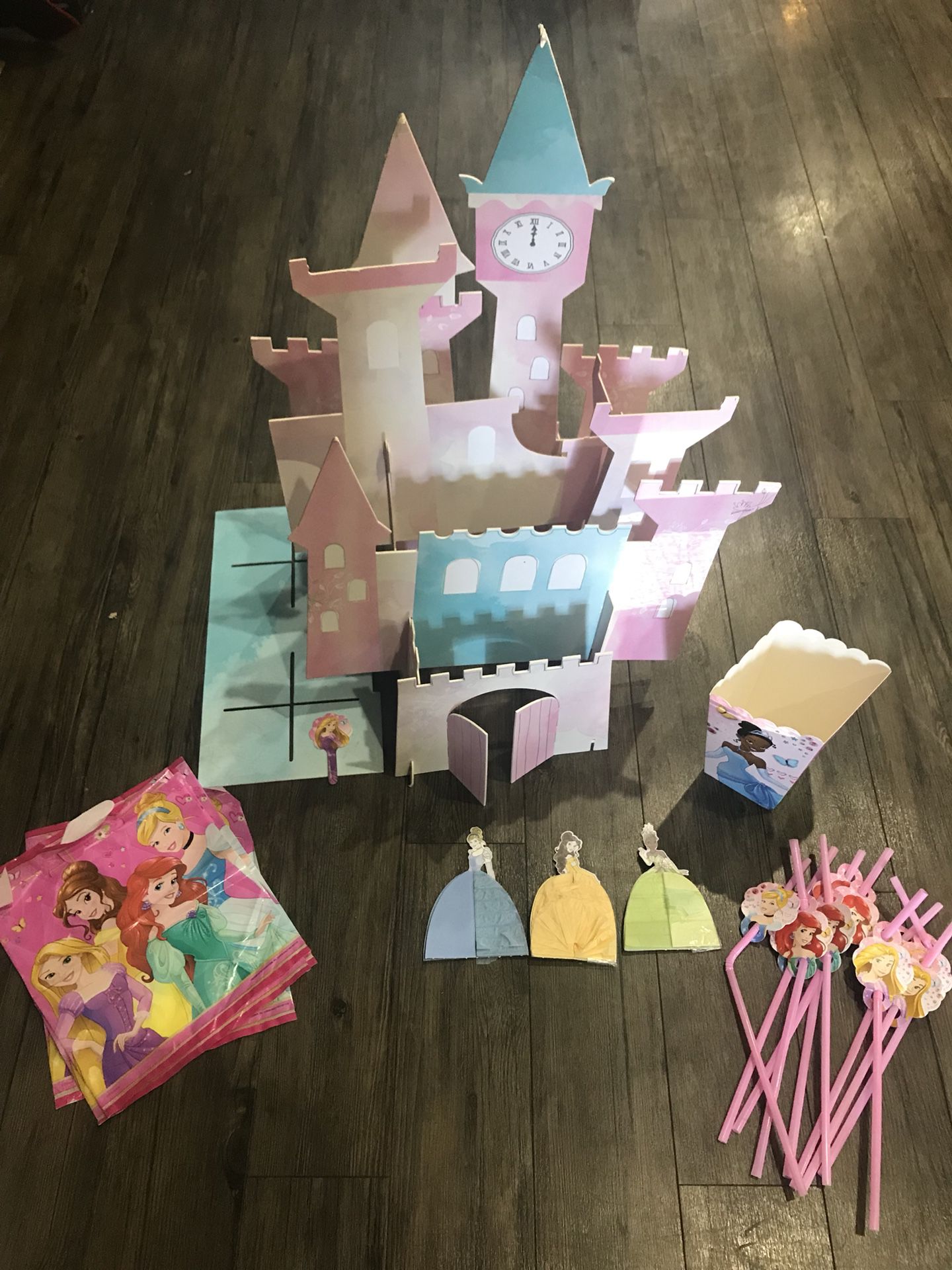 Disney princess cardboard castle party set