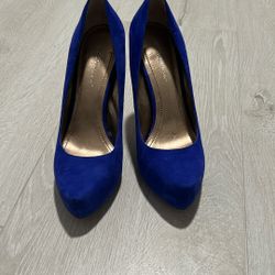 BCBG pumps