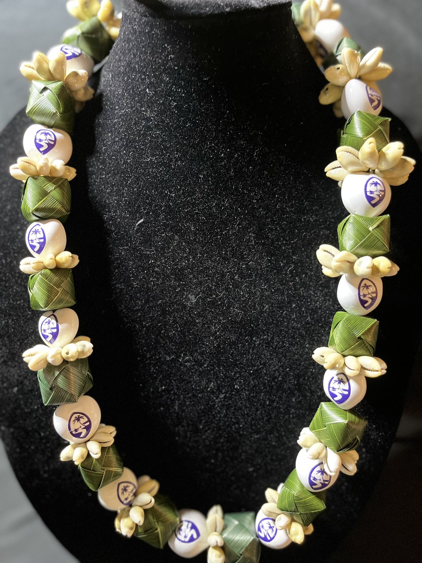 Guam Seal Kukui Nut Lei