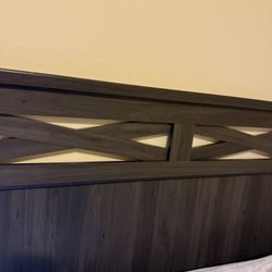 Queen Bed with Dresser/Mirror