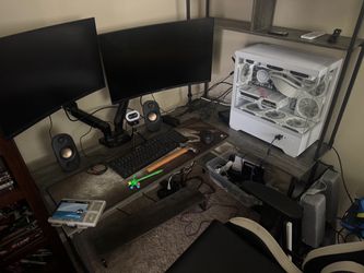 Pc with accessories
