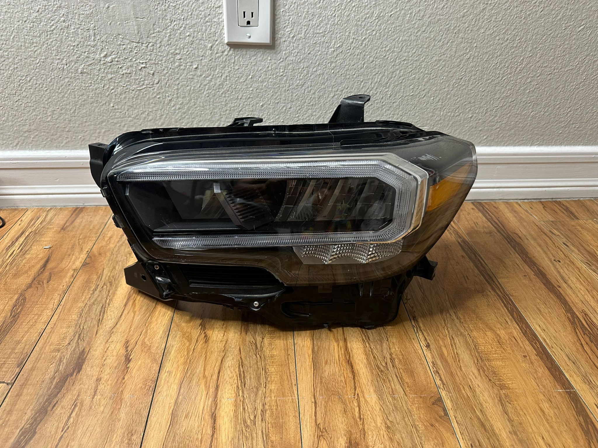 2020-2021-2022-2023 TOYOTA TACOMA left headlight FULL LED OEM