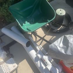 Broadcast Spreader For Lawn