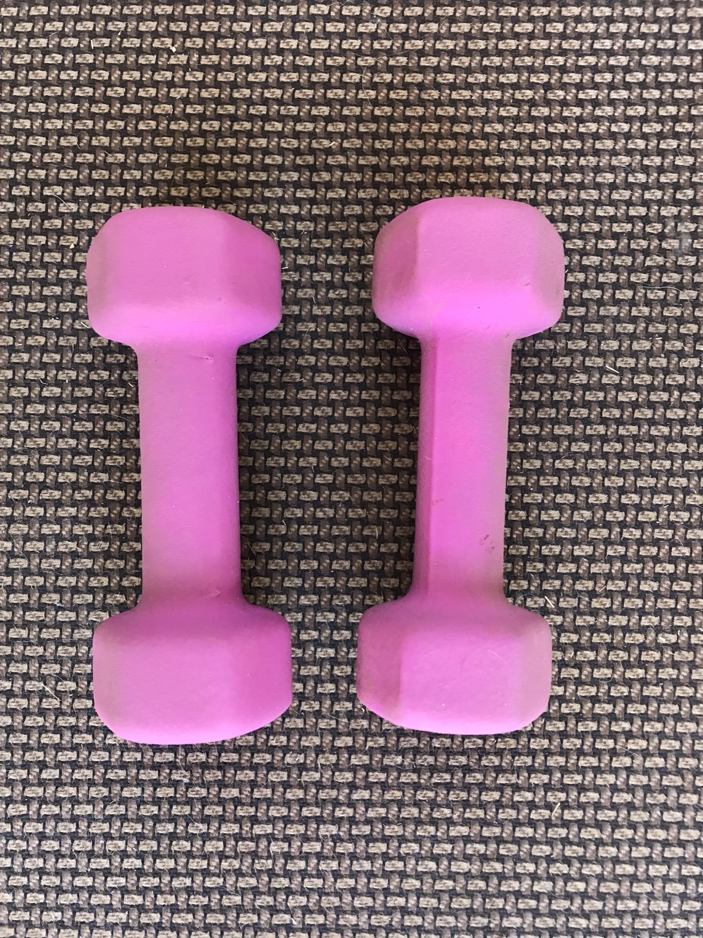 Two Neoprene Coated 5 LB Dumbbell Set For Sale