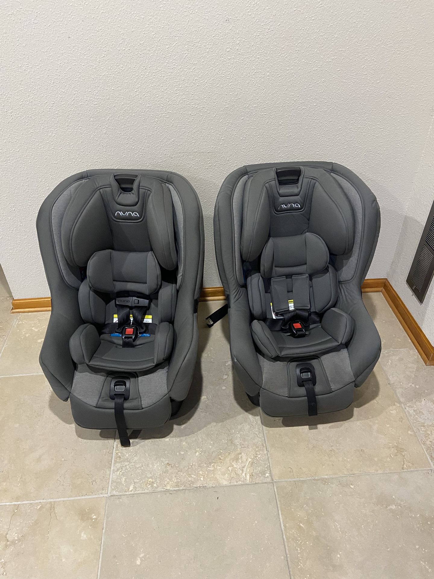 Nuna Rava Car Seat