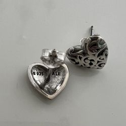 Pandora 