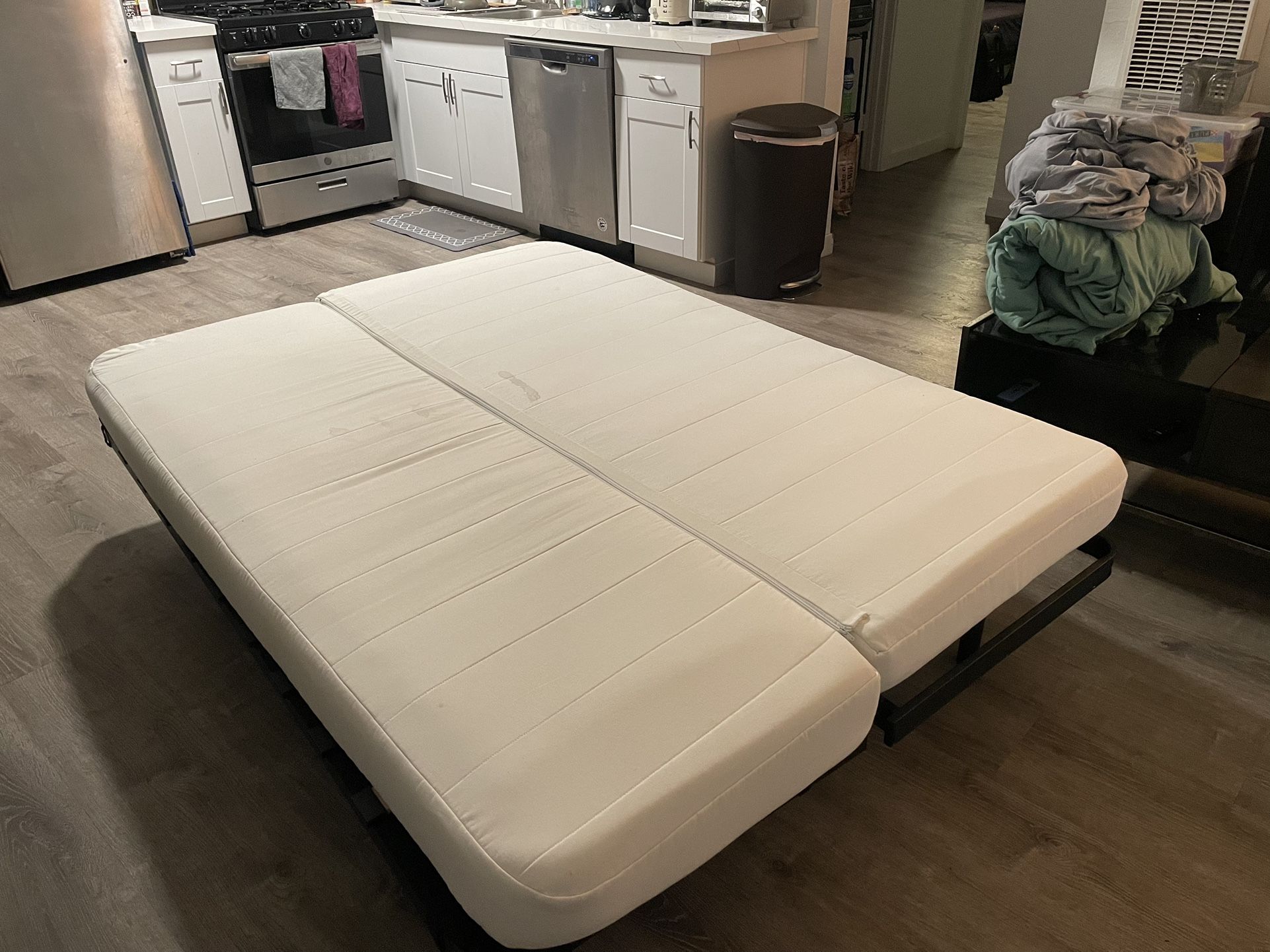 Fullsize Futon for Sale in San Diego, CA OfferUp