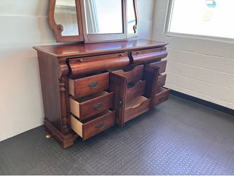 11 drawer wooden dresser