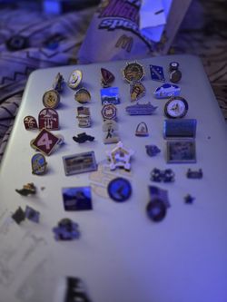 World War Pins 