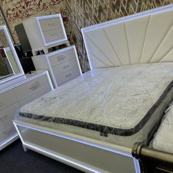 LED LIGHTED STUNNING BED!