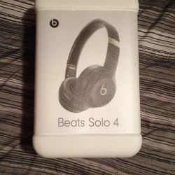 Beats Solo 4 Wireless All black Brand New