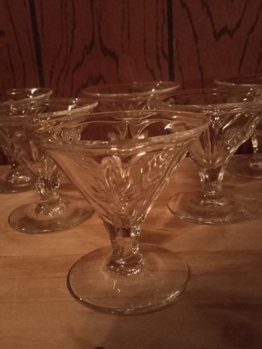 8 Piece Service Crystal/ Martini/desert Glass Set
