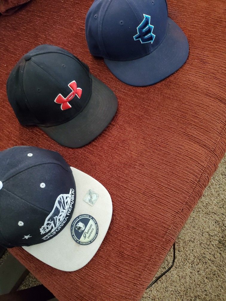 Like NEW Hats, Snapback, And One Fitted