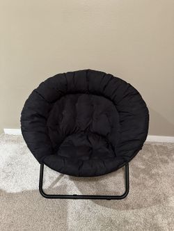 Round Saucer Chair