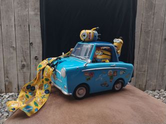 Minions car ( universal studios)