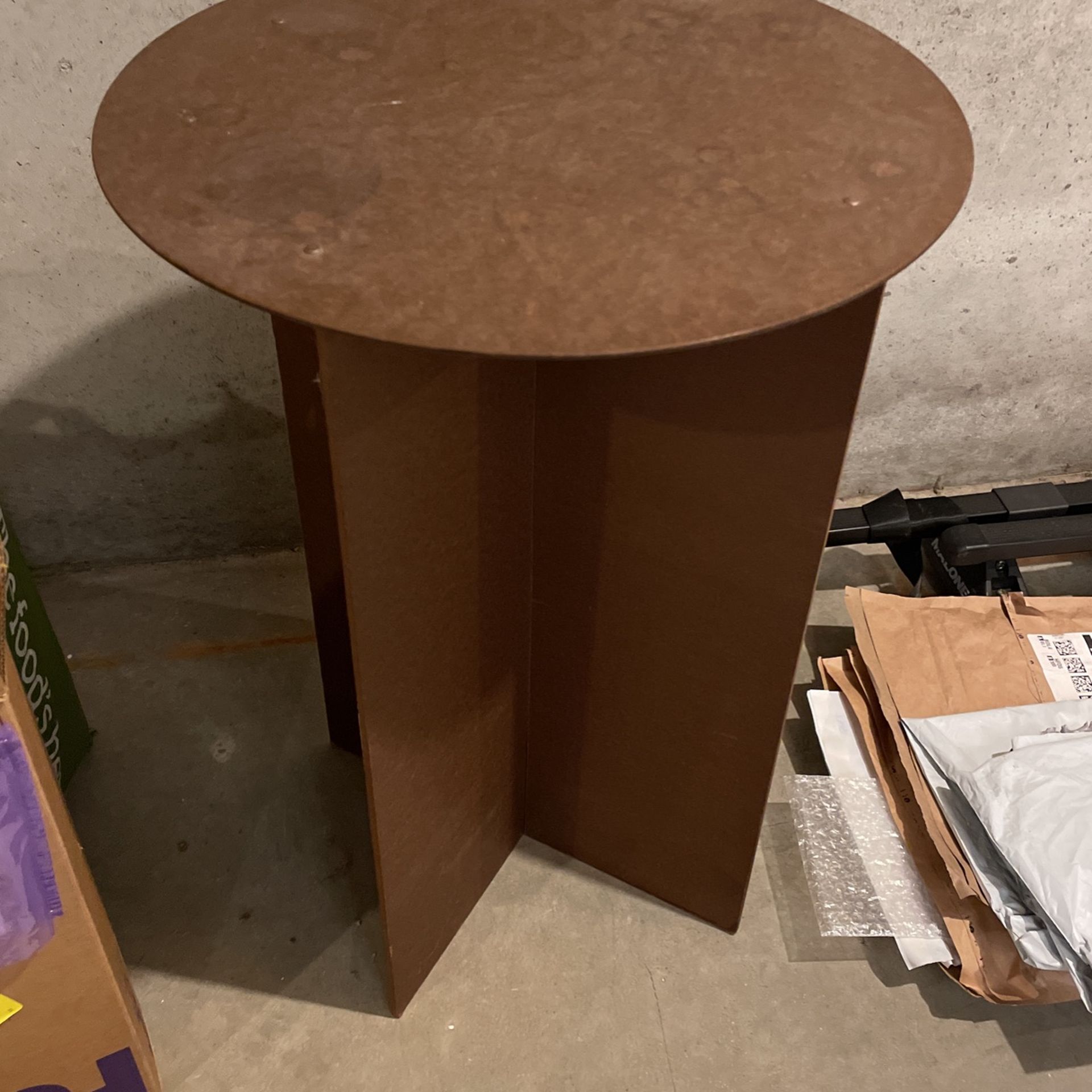 End/Side Table