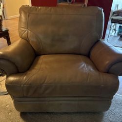 Brown Leather Very Comfy Reclining Chair 