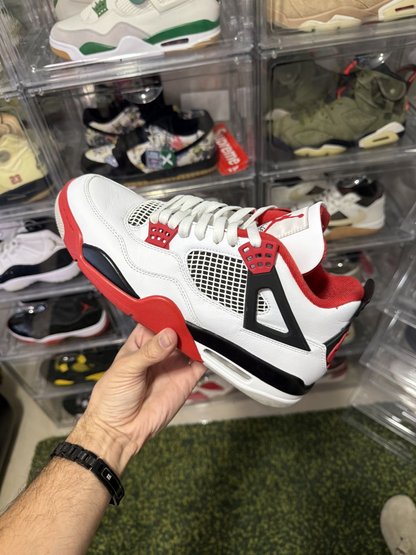 Jordan 4 Fire Red Size 10.5